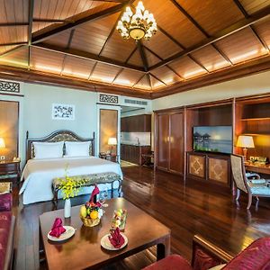 Garden View Villa King Bed Private Pool VinWonders Park Access
